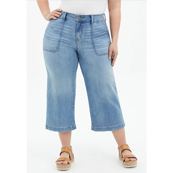 torrid Denim - [Torrid] High Rise Cropped Wide Leg Jeans Vintage Stretch Light Wash Crop Sz 16